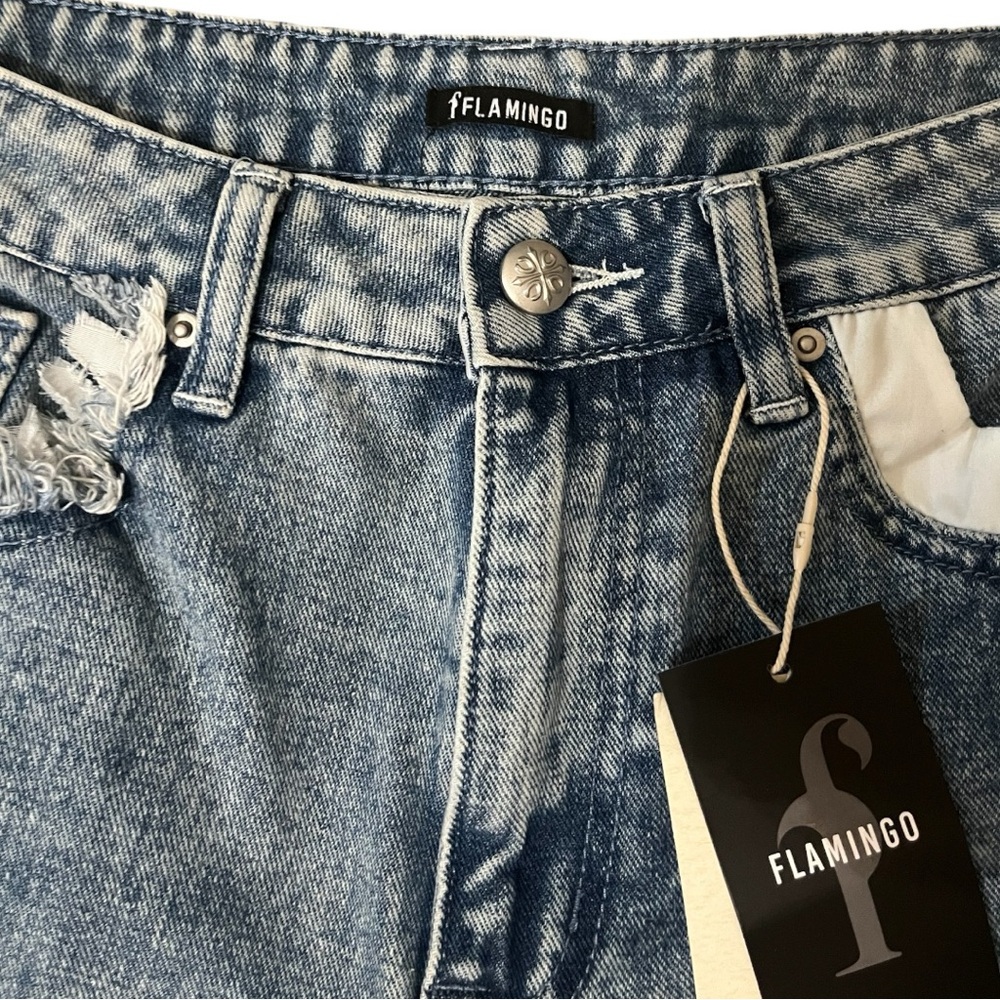 NWT FLAMINGO Distressed Straight Leg Medium Wash Jeans Unique Pocket Detailing - Picture 5 of 10